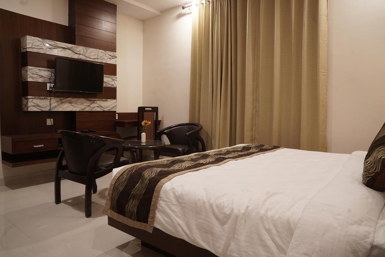 Admire Inn By Tgi Udaipur Exterior photo