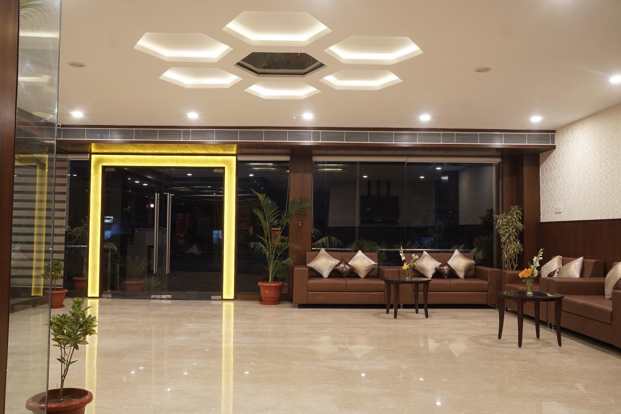 Admire Inn By Tgi Udaipur Exterior photo
